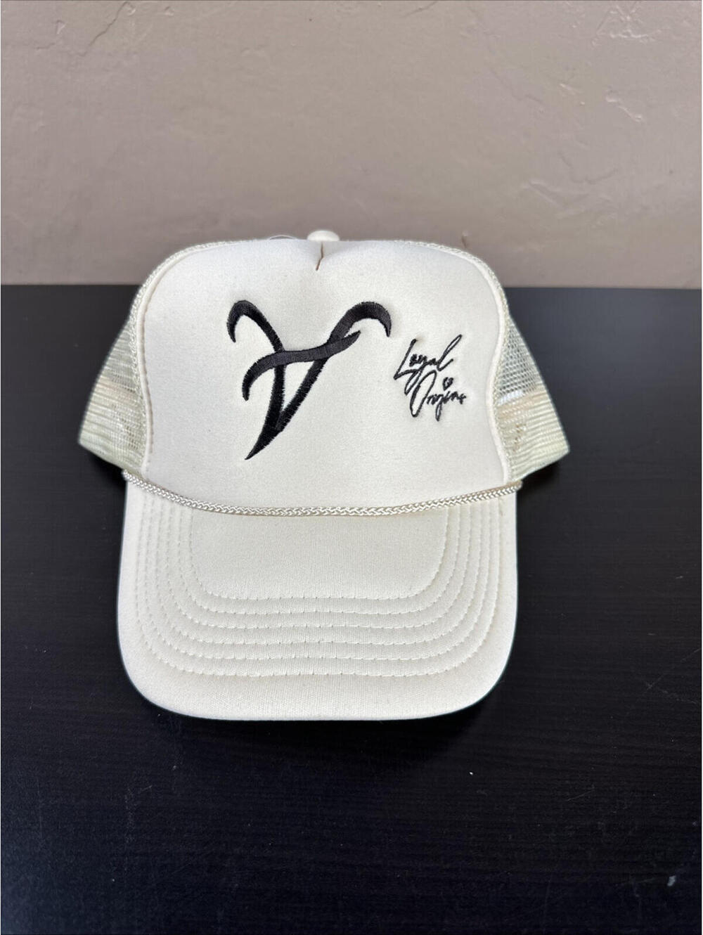VTG Cream Upside Down Atlanta Braves Nissun Trucker Hat